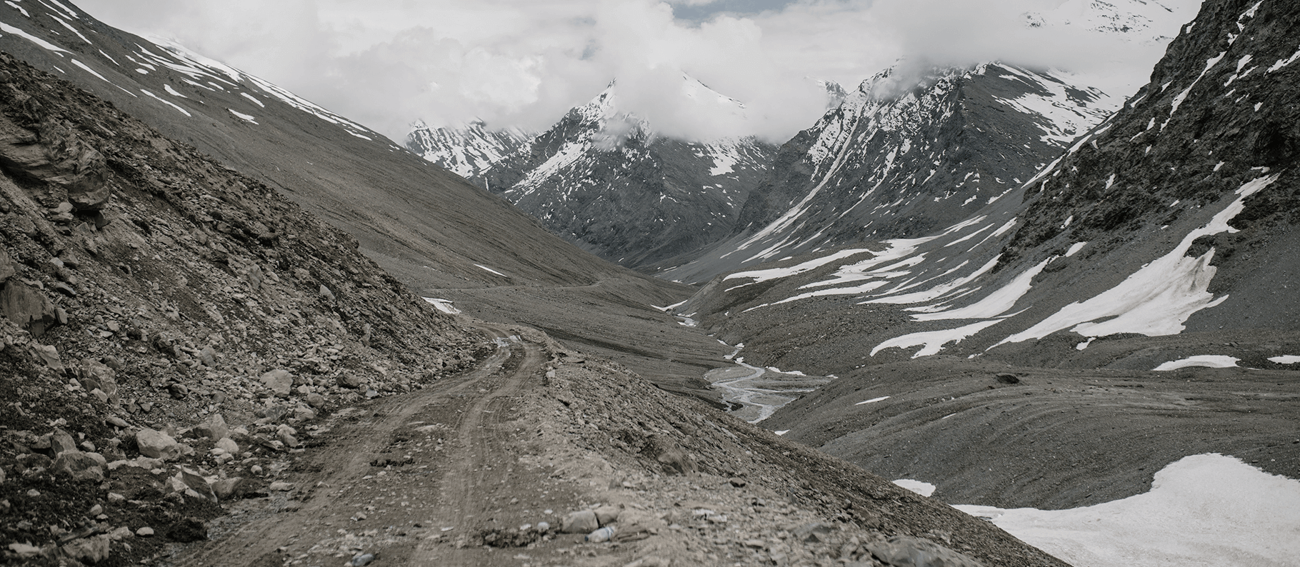 EVEREST_background_web.png